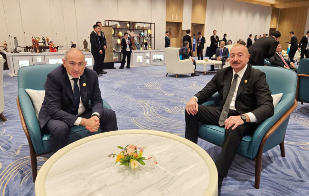 Prezident İlham Əliyevin Ermənistanın Baş naziri Nikol Paşinyan ilə görüşü olub VİDEO