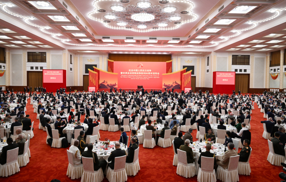 Pékin : un banquet offert en l'honneur des chefs de délégations et de leurs épouses ayant assisté au défiléLe président azerbaïdjanais Ilham Aliyev a assisté au banquet VIDEO