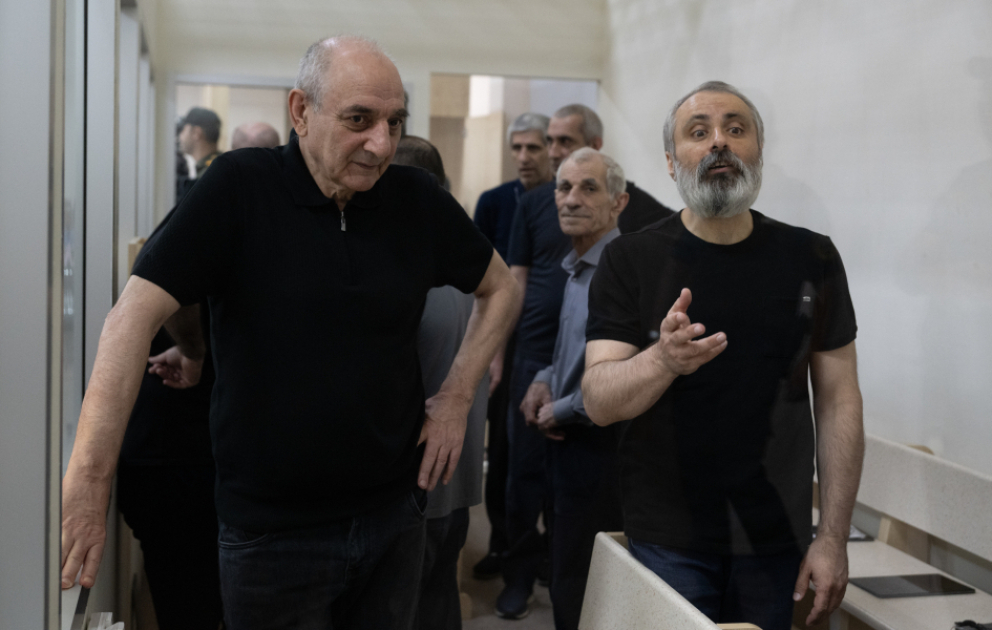 Madat Babayan ibtidai istintaqa ifadəsində Xocalı soyqırımı zamanı xüsusi qəddarlığı ilə seçilən Ermənistan silahlı qüvvələrinin bəzi hərbçilərinin adlarını açıqlayıb – MƏHKƏMƏ VİDEO