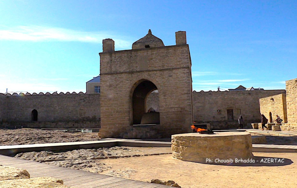 Le temple d'Atechgah : Une vieille histoire racontée par le feu PHOTOS VIDEO