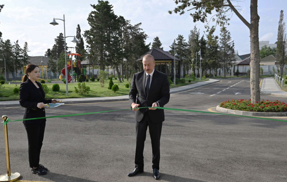 Präsident Ilham Aliyev weiht Samad-Vurgun-Kreativhaus des Schriftstellerverbands ein VIDEO