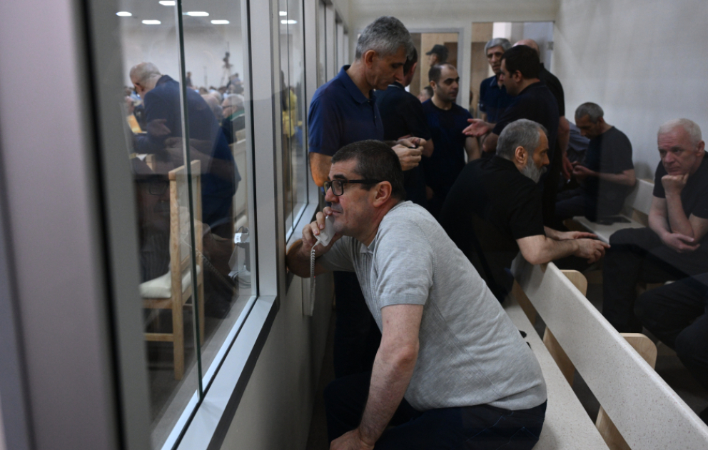 Суд огласил документы, касающиеся обстрелов азербайджанских земель с территории Армении, убийств мирных азербайджанцев и их захвата в заложники ВИДЕО