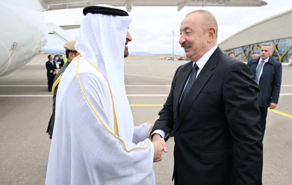 Le président des EAU arrive en Azerbaïdjan pour une visite officielle VIDEO