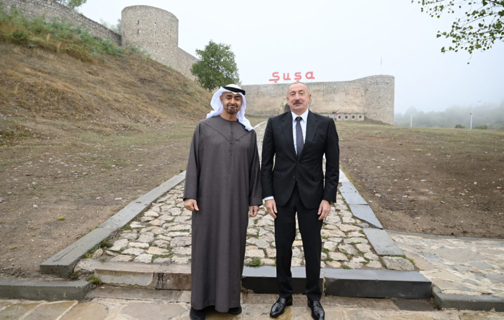 Президенты Азербайджана и Объединенных Арабских Эмиратов сфотографировались на фоне Шушинской крепости ВИДЕО