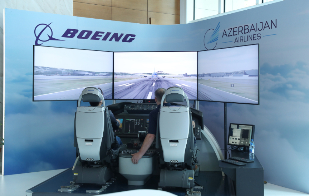 Bakıda “Boeing 787 Dreamliner” uçuş simulyatoru təqdim olunub VİDEO