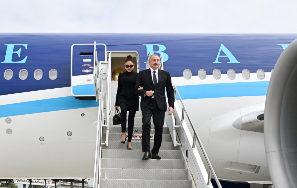 Präsident Ilham Aliyev in New York eingetroffen, um an der 80. Sitzung der UN-Generalversammlung teilzunehmen VIDEO