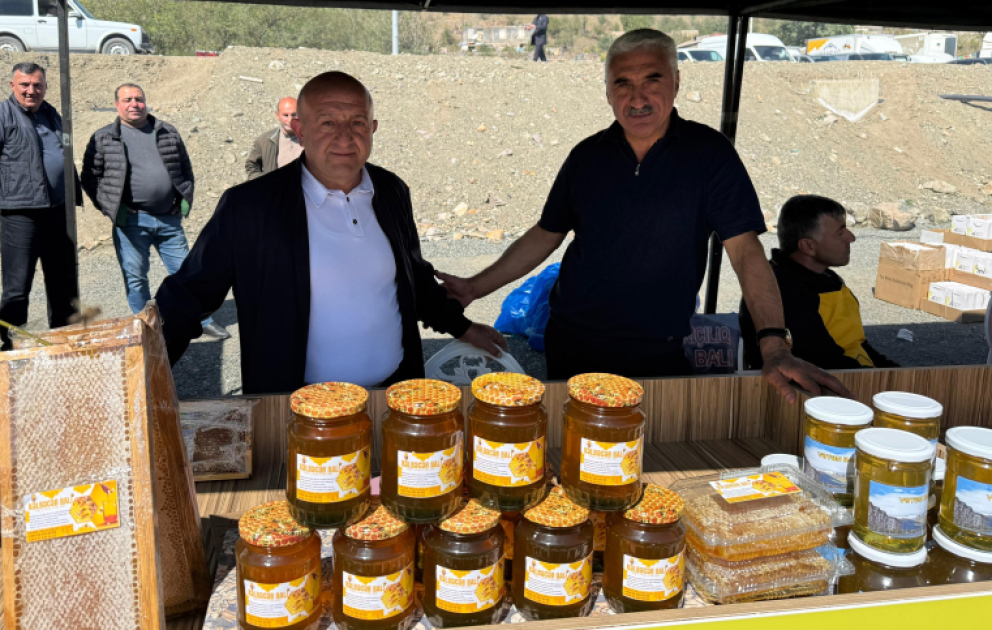 Kəlbəcərdə keçirilən festivalın iştirakçısı: Məhsulumuzu həm satışa, həm də sərgiyə çıxarmaq imkanı qazanmışıq VİDEO