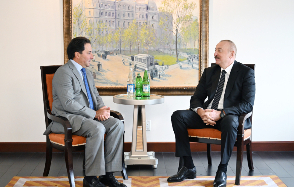 Le président Ilham Aliyev s’entretient avec le PDG d’Ares Management Michael Arougheti MIS A JOUR VIDEO