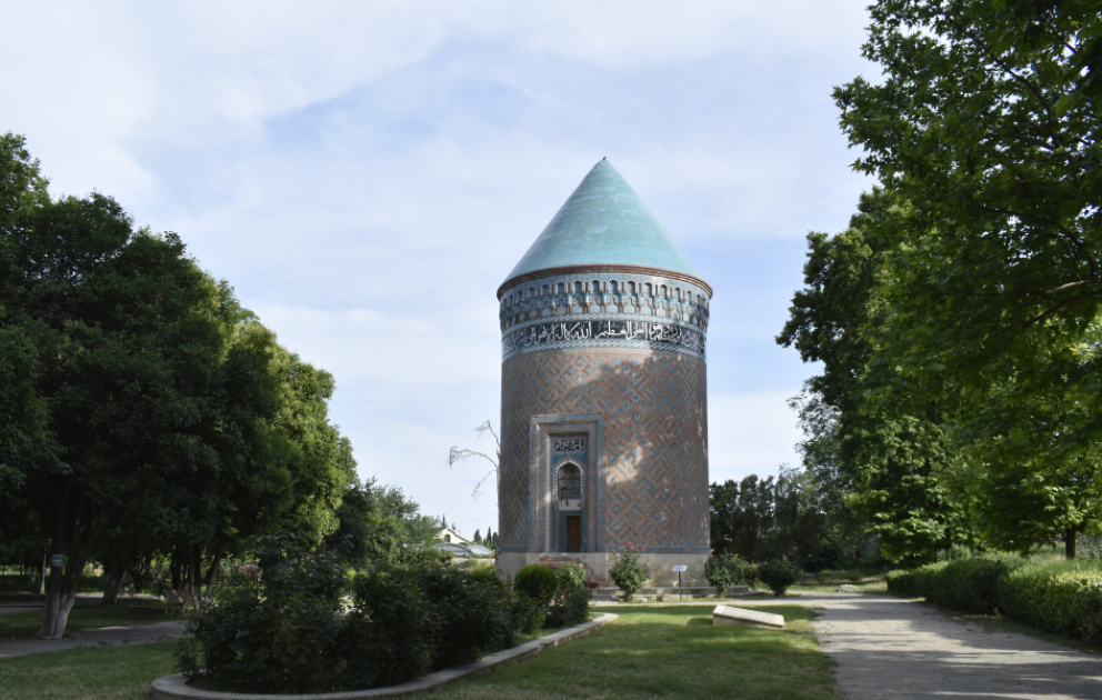 Eine seltene architektonische Kostbarkeit der aserbaidschanischen Kultur – Barda-Mausoleum VIDEO