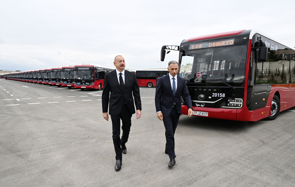 Präsident Ilham Aliyev weiht Ganja-Busdepots der BakuBus GmbH ein VIDEO