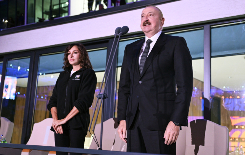 La cérémonie d'ouverture de la 3e édition des Jeux de la CEI s'est tenue à Gandja Le président Ilham Aliyev et la première dame Mehriban Aliyeva ont assisté à l'événement MIS A JOUR 3 VIDEO
