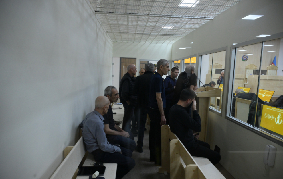 Prozess gegen armenische Staatsbürger: Dokumente zum Beschuss von Zivilisten und Objekten durch armenische Streitkräfte bei April-Gefechte geprüft VIDEO