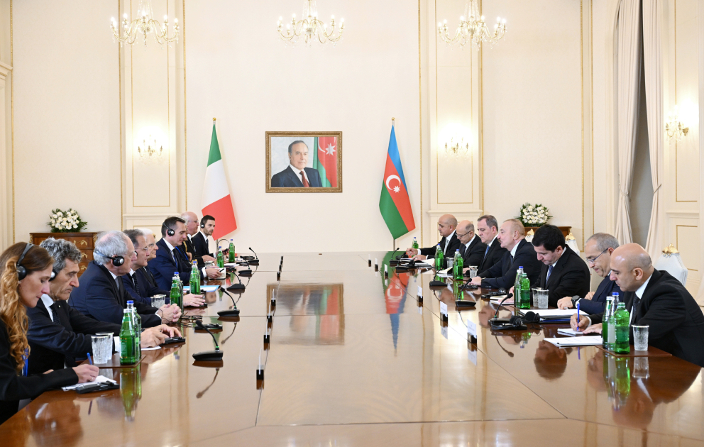Treffen von Präsident Ilham Aliyev und Präsident Sergio Mattarella im erweiterten Format  AKTUALISIERT VIDEO