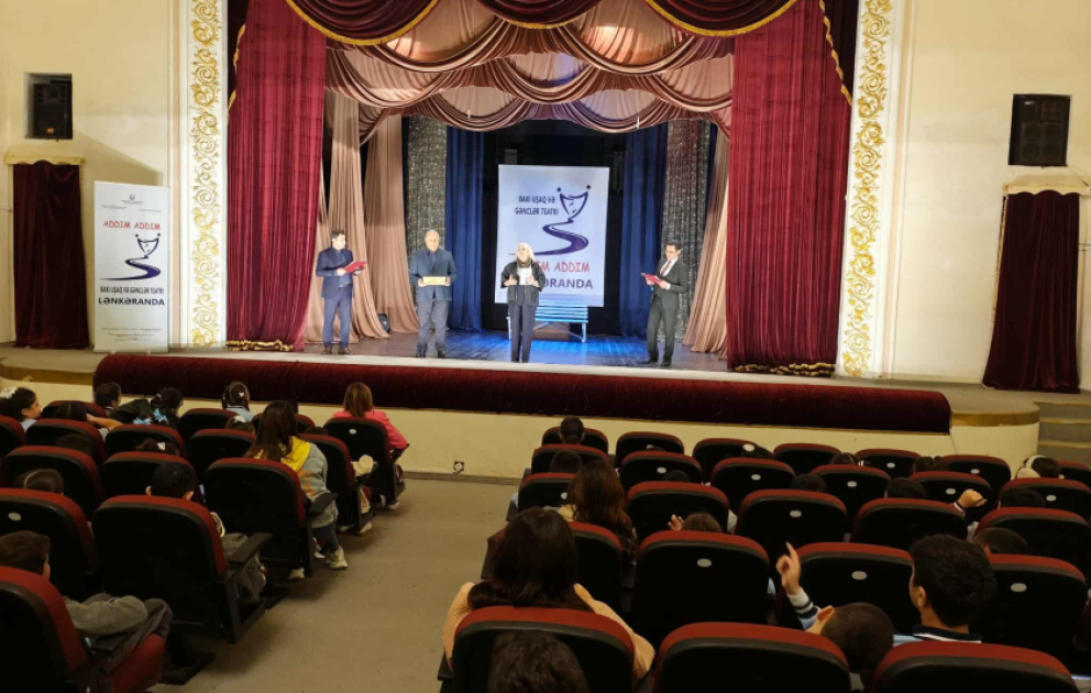 Bakı Uşaq və Gənclər Teatrı Lənkəranda VİDEO