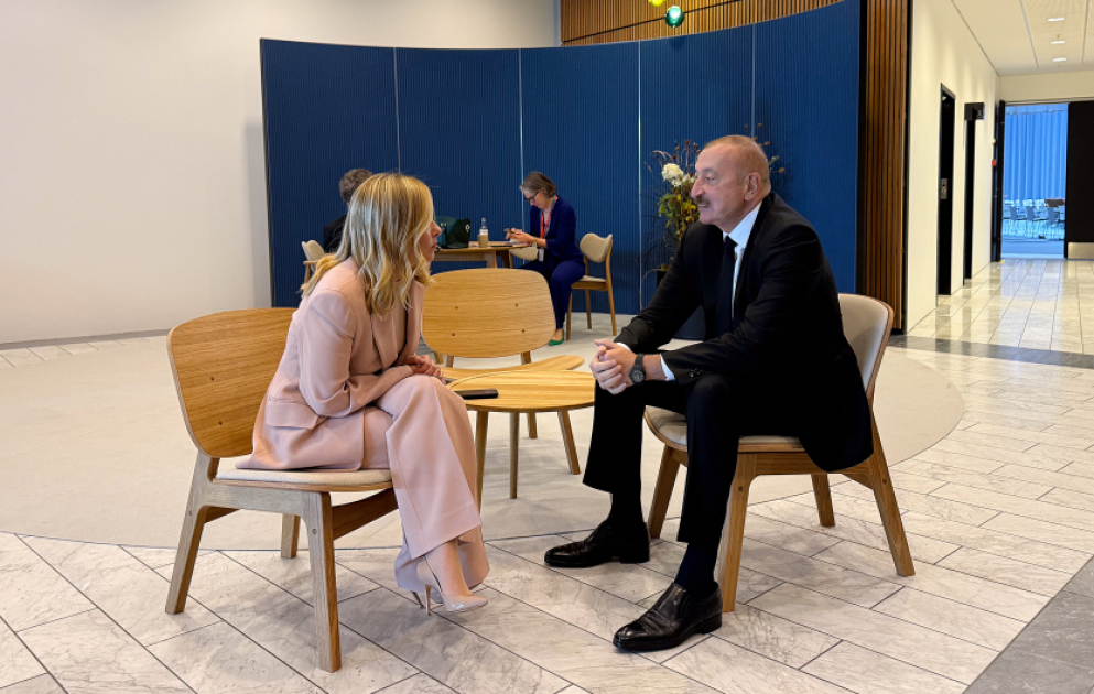 Entretien du président azerbaïdjanais avec la Première ministre italienne à Copenhague  MIS A JOUR  VIDEO