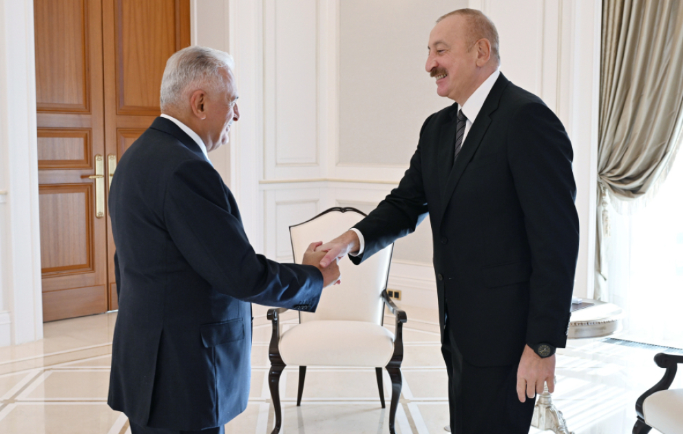 Präsident Ilham Aliyev empfängt Vorsitzenden des Ältestenrats der Organisation der Turkstaaten AKTUALISIERT  VIDEO