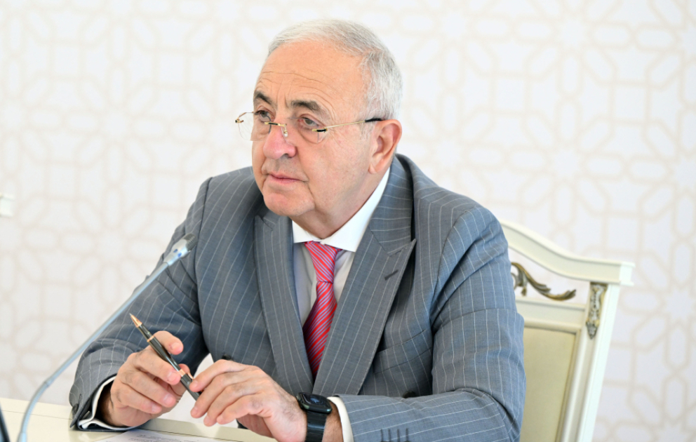 Asəf Hacıyev: Süni intellekt həyatımıza rahatlıqla yanaşı, bir sıra problemlər də gətirə bilər VİDEO