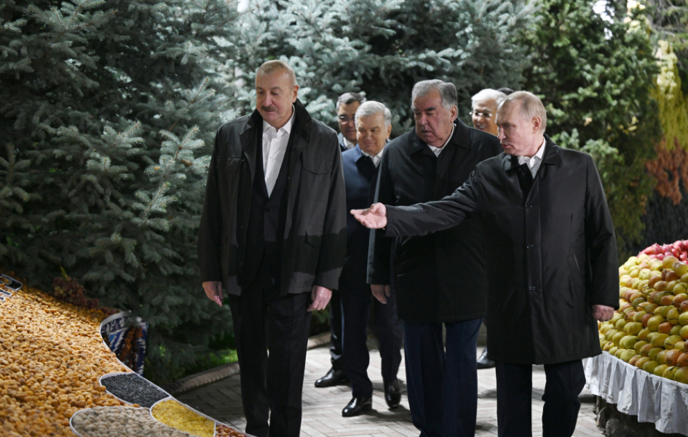 Präsident Ilham Aliyev nimmt am informellen Abendessen der GUS-Staatschefs in Duschanbe teil VIDEO