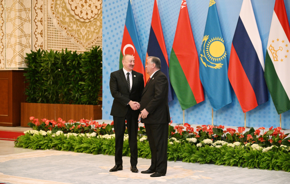 President Ilham Aliyev arrived at Palace of Nation in Dushanbe to participate in CIS Heads of State Council meeting VIDEO