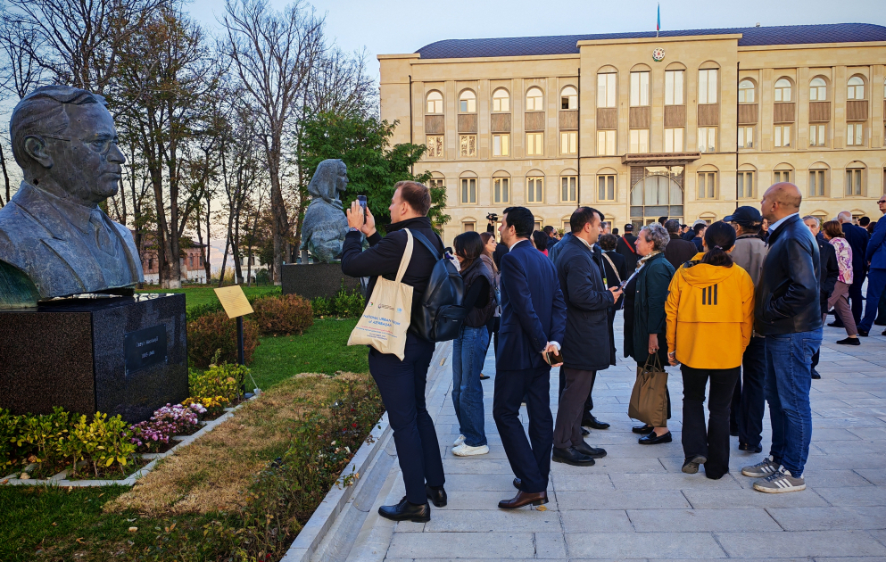 Üçüncü Azərbaycan Milli Şəhərsalma Forumunun iştirakçıları Şuşa şəhəri ilə tanış olublar YENİLƏNİB VİDEO