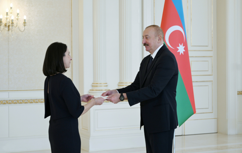 Le président azerbaïdjanais reçoit les lettres de créance de la nouvelle ambassadrice de France à Bakou VIDEO