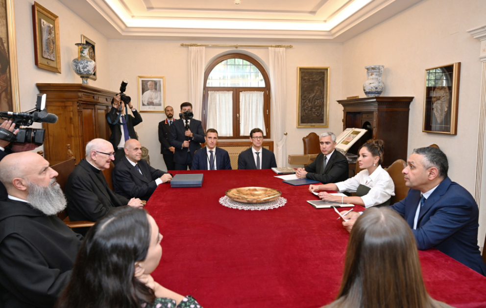 First Vice-President Mehriban Aliyeva met with Archpriest of Papal Basilica of Saint Paul Outside the Walls in Vatican VIDEO
