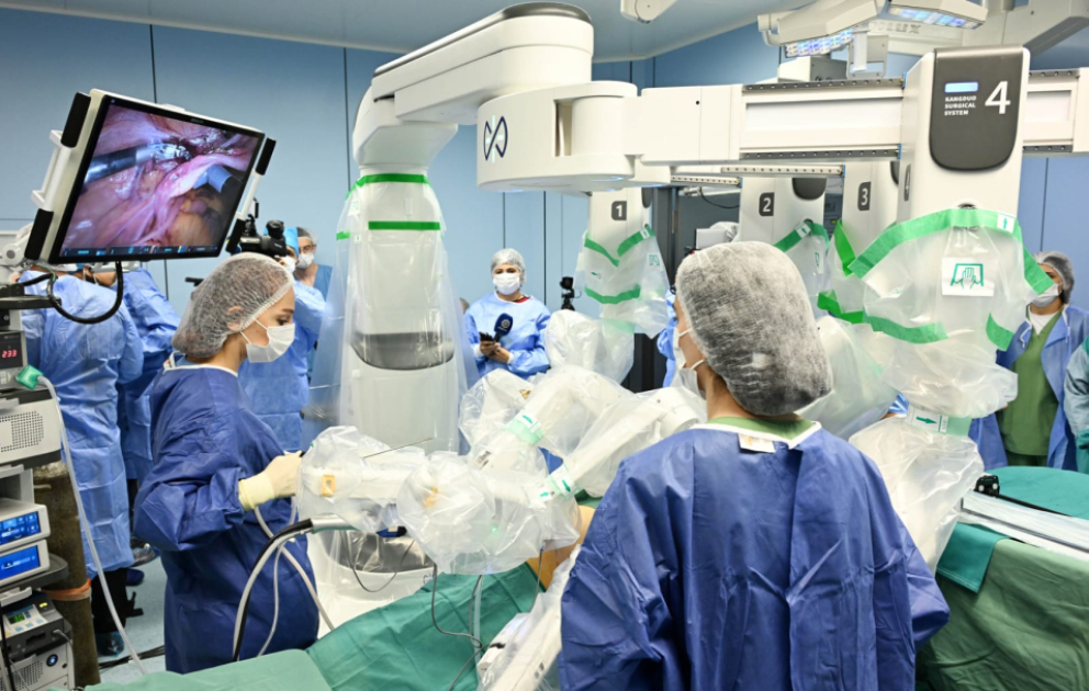 Azərbaycan və Çin həkimləri tarixi əməliyyat keçiriblər VİDEO