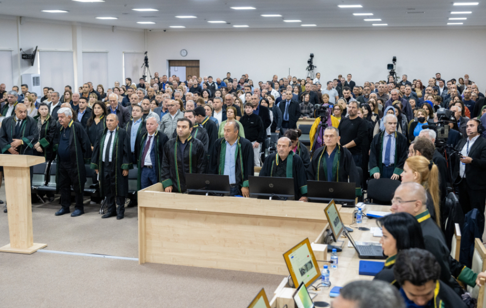 Məhkəmədə Ermənistan vətəndaşlarının Azərbaycanın suverenliyi əleyhinə çağırışları və digər cinayət xarakterli məlumatlar tədqiq olunub VİDEO