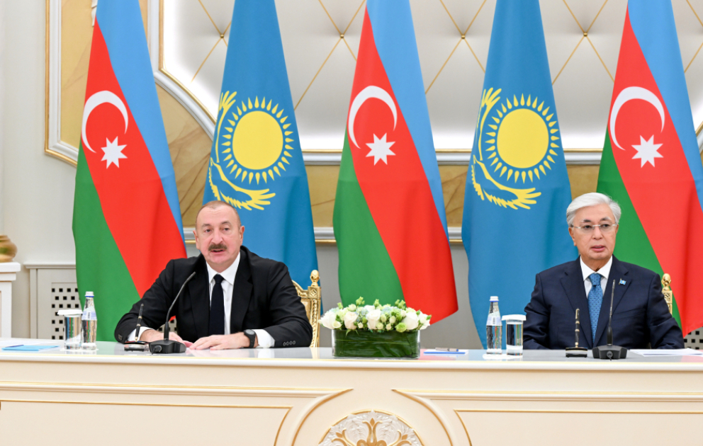 Президенты Азербайджана и Казахстана выступили с заявлениями для прессы ОБНОВЛЕНО ВИДЕО