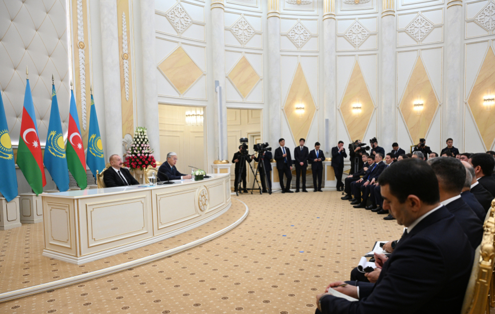 Präsident Ilham Aliyev und Präsident Kassym-Schomart Tokajew geben Presseerklärungen ab  AKTUALISIERT VIDEO