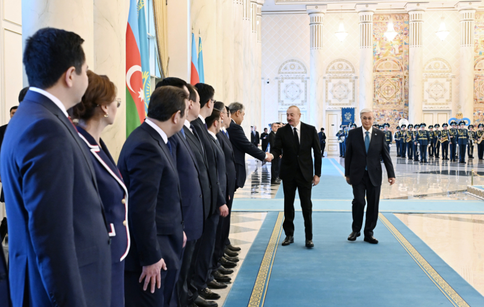 Offizieller Empfang von Präsident Ilham Aliyev in Astana VIDEO