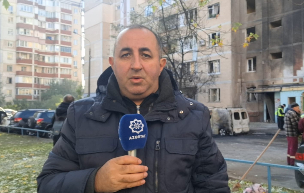 Kiyevdə yaşayış binalarına hava zərbələri endirilib -  AZƏRTAC-IN HADİSƏ YERİNDƏN REPORTAJI  VİDEO