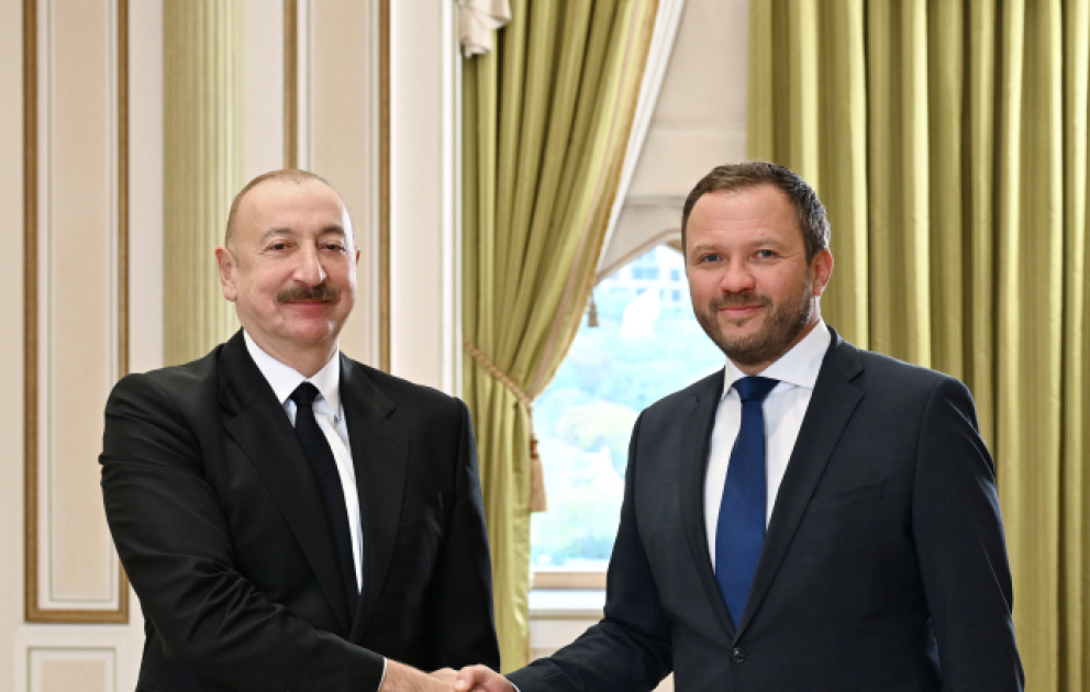 Präsident Ilham Aliyev empfängt Außenminister von Estland VIDEO