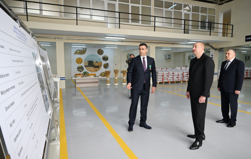 Präsident Ilham Aliyev besucht Saatgutverarbeitungsanlage in Sabirabad VIDEO