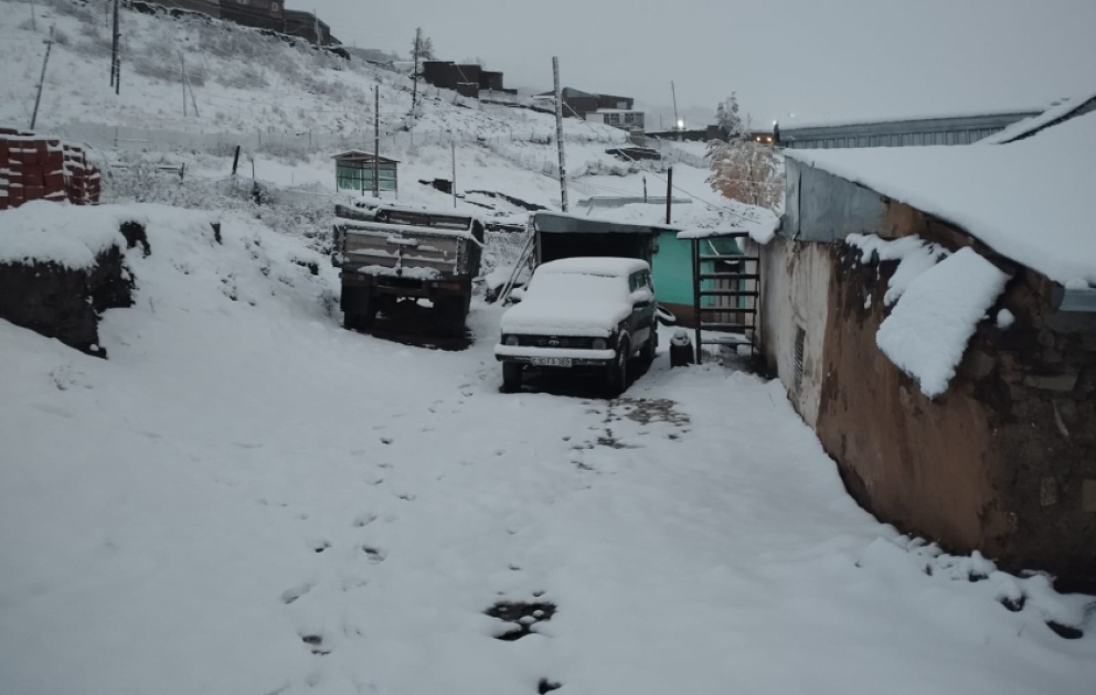 Xınalıq və Qrızda 10 santimetrə qədər qar, mənfi 3 dərəcə temperatur var - FOTO VİDEO