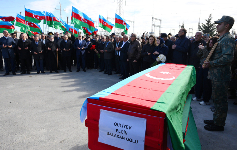 Birinci Qarabağ müharibəsinin itkin şəhidi Elçin Quliyev Suraxanı rayonunda torpağa tapşırılıb VİDEO