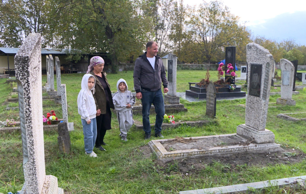 “Hər dəfə qəbir üstünə gələndə pıçıldayırdım: “Bu, sənsənmi, yoxsa başqası?” VİDEO