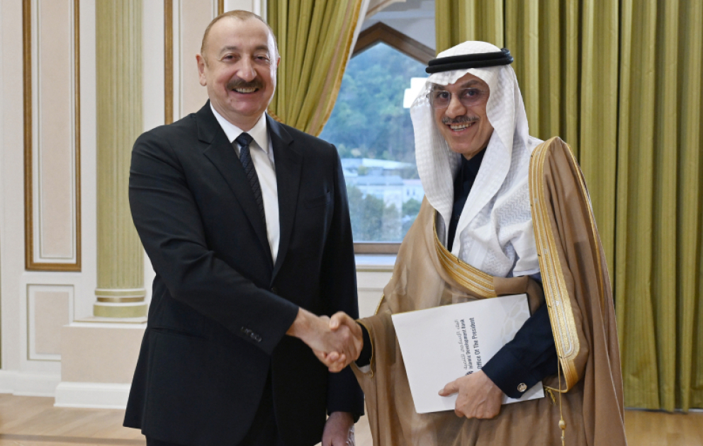 President Ilham Aliyev received delegation of heads of member institutions of Arab Coordination Group VIDEO
