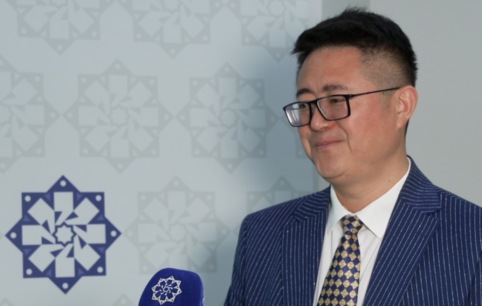Professor Renyin Li: Çin ilə Azərbaycan arasında təhsil və mədəniyyət sahələrində əməkdaşlıq böyük potensiala malikdir – EKSKLÜZİV  VİDEO