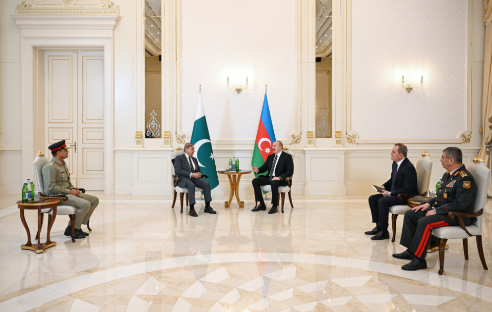Le président azerbaïdjanais et le Premier ministre pakistanais ont une réunion restreinte MIS A JOUR VIDEO