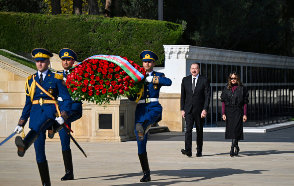 Şəhidlərin xatirəsinə ehtiram VİDEO