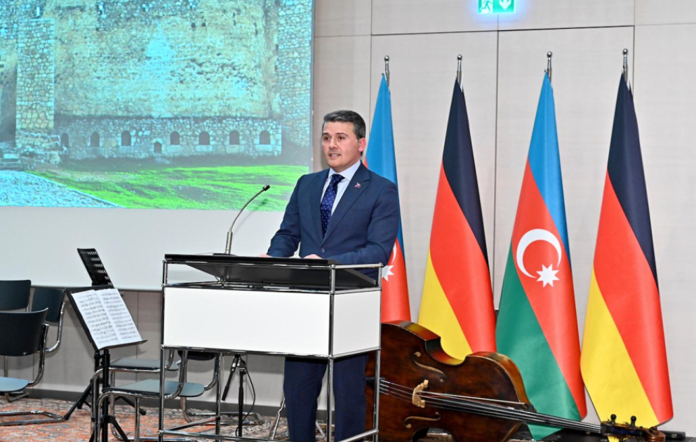 Berlində Zəfər Günü və Üzeyir Hacıbəylinin 140 illik yubileyi qeyd edilib VİDEO