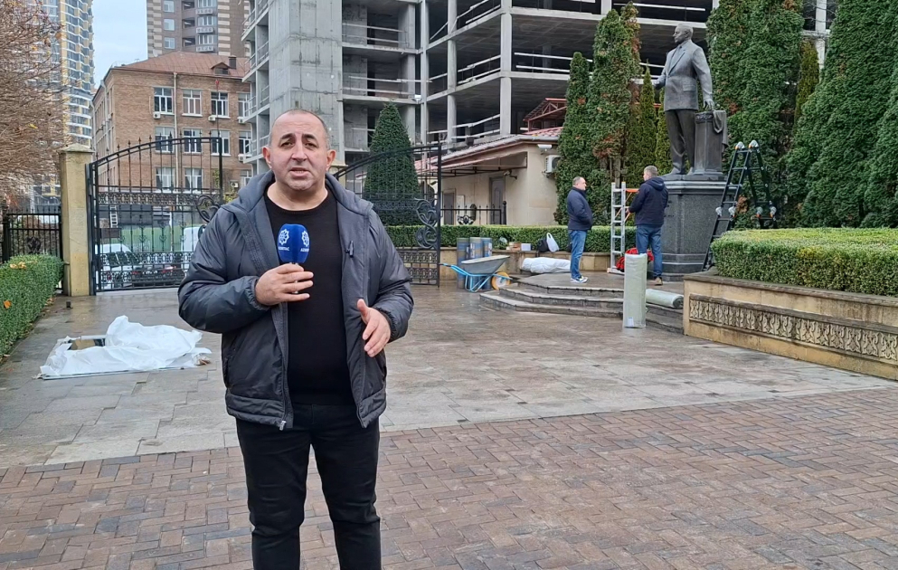 Kiyevdə Azərbaycan abidələrinin hava zərbələrindən qorunması üçün xüsusi vasitələrlə üzlənməsinə başlanılıb VİDEO