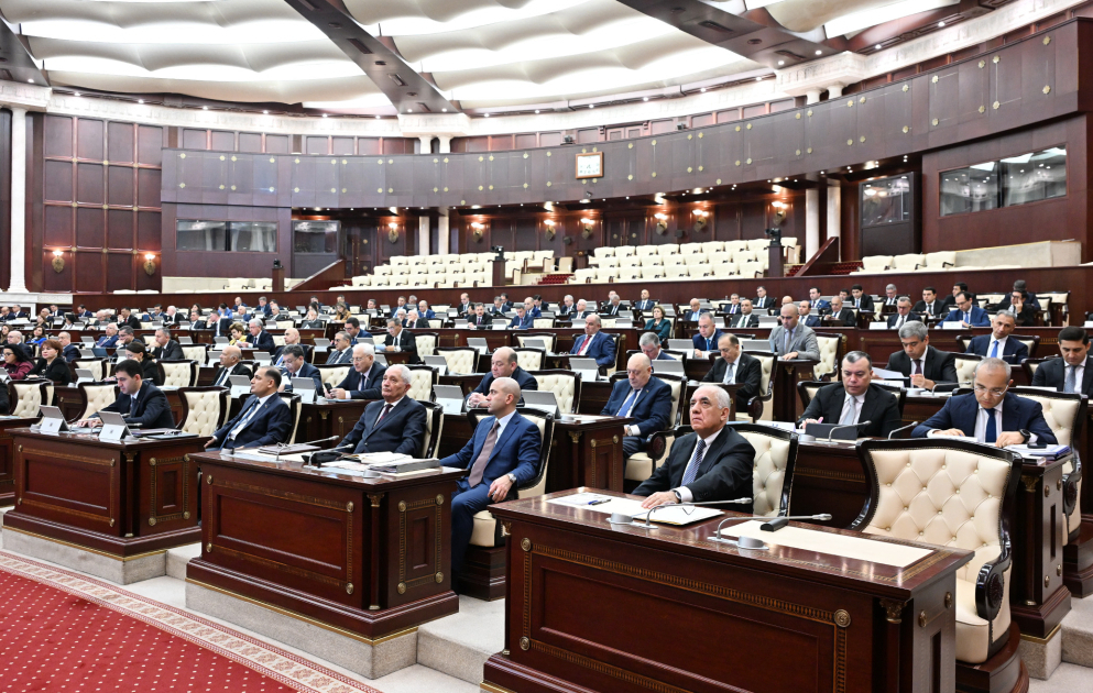 Milli Məclisin plenar iclasında 2026-cı ilin dövlət büdcəsi layihəsinin müzakirəsinə başlanılıb VİDEO