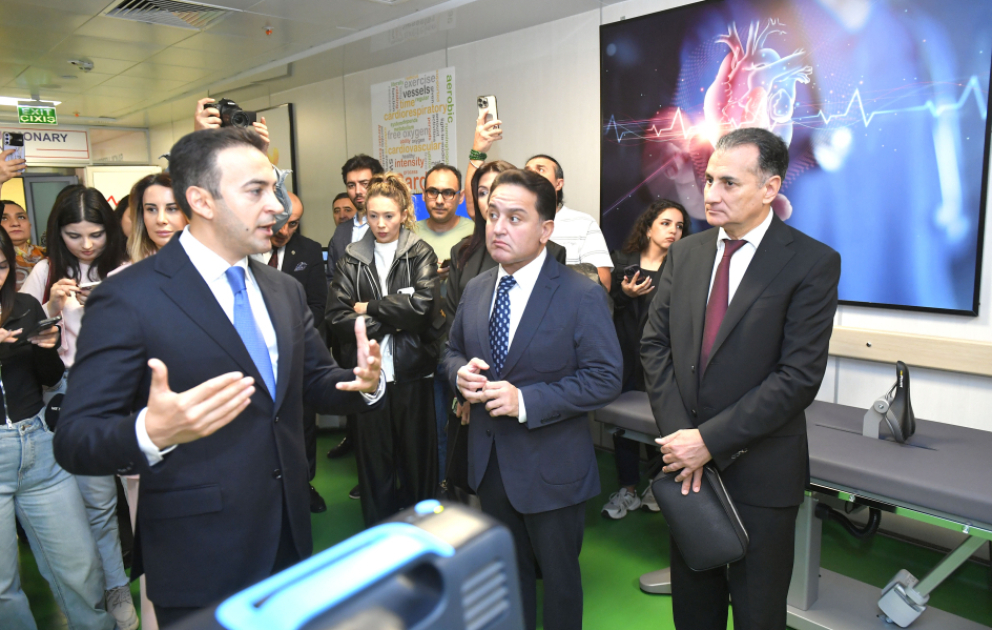 Yeni Klinikanın Yeni Robotik Reabilitasiya və Sümük İliyi Transplantasiyası mərkəzlərinə mediatur təşkil edilib VİDEO