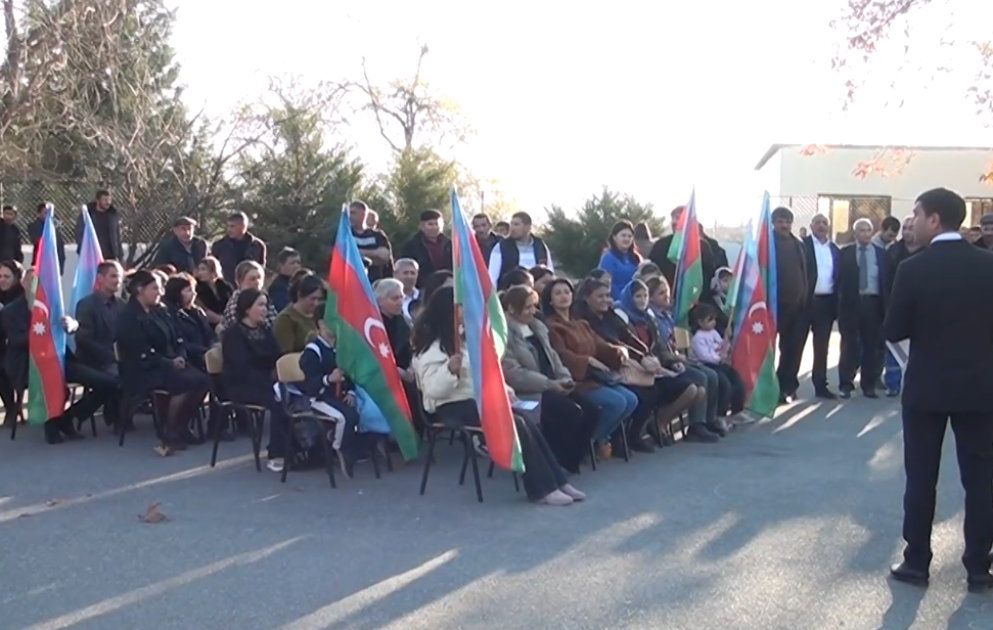 Növbəti köç Ağdərənin Həsənriz və Vəngli kəndlərinə çatıb, mənzillərin açarları təqdim olunub VİDEO