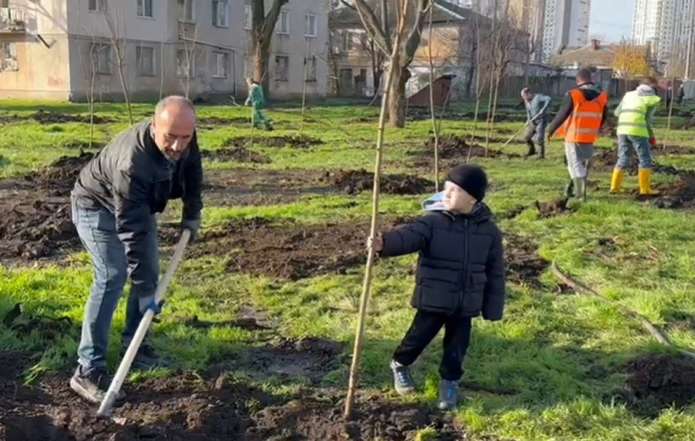 Odessa şəhərində 8 Noyabr - Zəfər Günü ilə bağlı ağacəkmə aksiyası təşkil olunub VİDEO