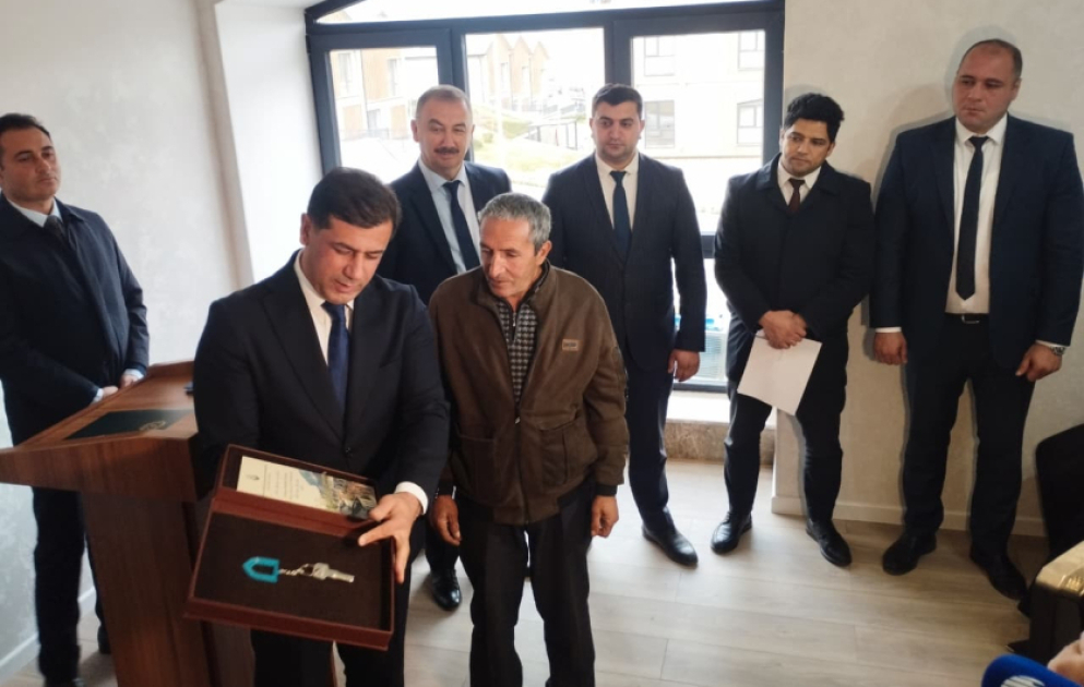Kəlbəcərdə daha 27 ailəyə mənzillərinin açarları təqdim edilib VİDEO