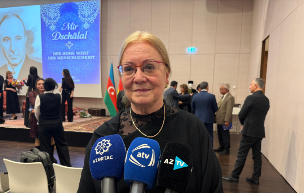 Professor Eva-Maria Aux: Mir Cəlalın yaradıcılığının əsas məqamlarından biri də Azərbaycan ədəbiyyatında tamamilə yeni janrların formalaşmasında oynadığı roldur VİDEO
