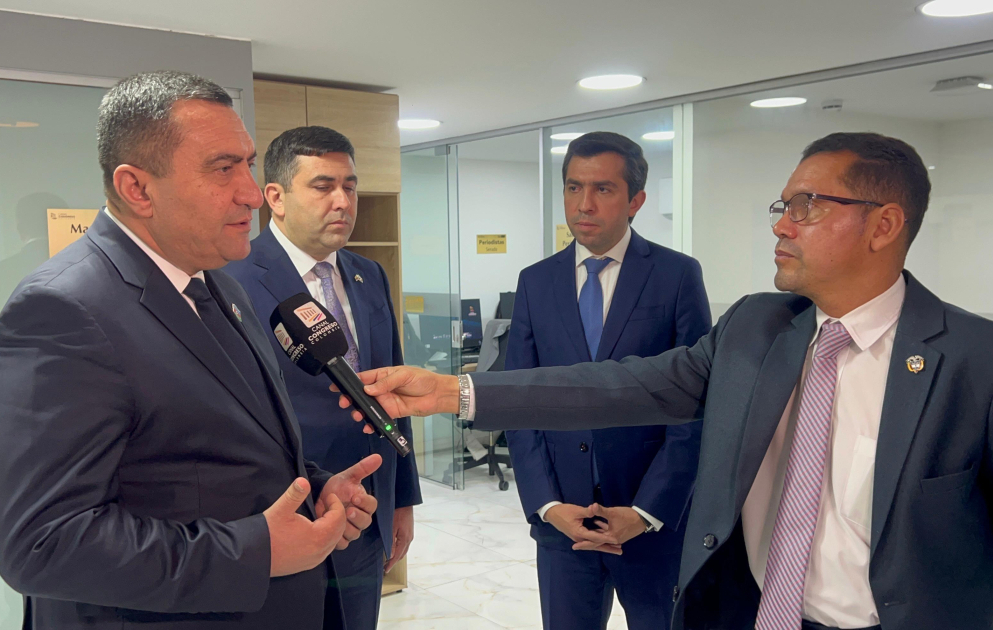 Kolumbiya televiziyası azərbaycanlı deputatların səfərini işıqlandırıb VİDEO